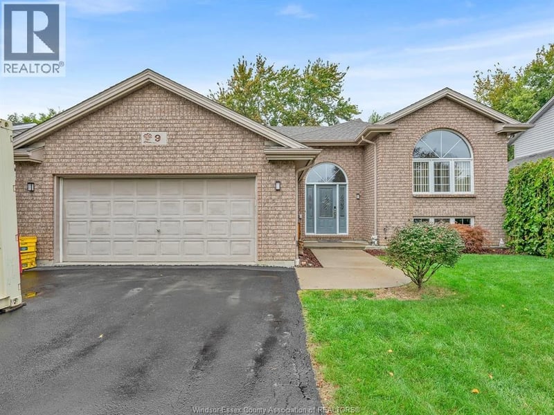 9 Lyle Street, Cottam, Ontario, N0R1B0, Cottam, Ontario — photo 1 of 5