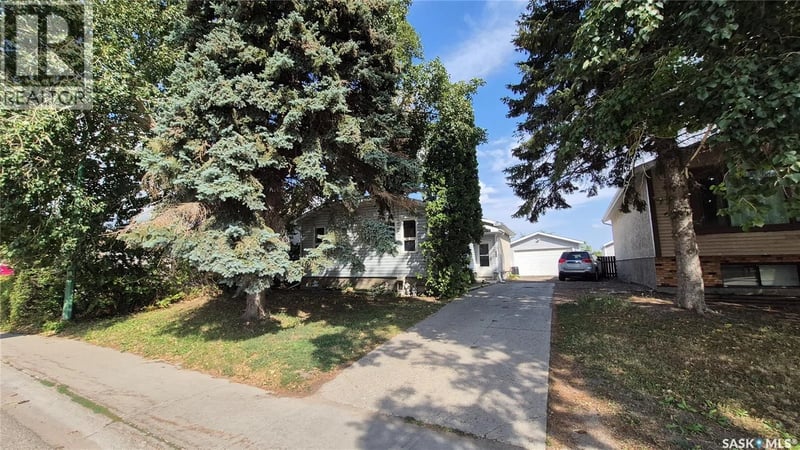 1715 Fleet STREET, Regina, Saskatchewan, S4N6B4, Regina, Saskatchewan — photo 1 of 5