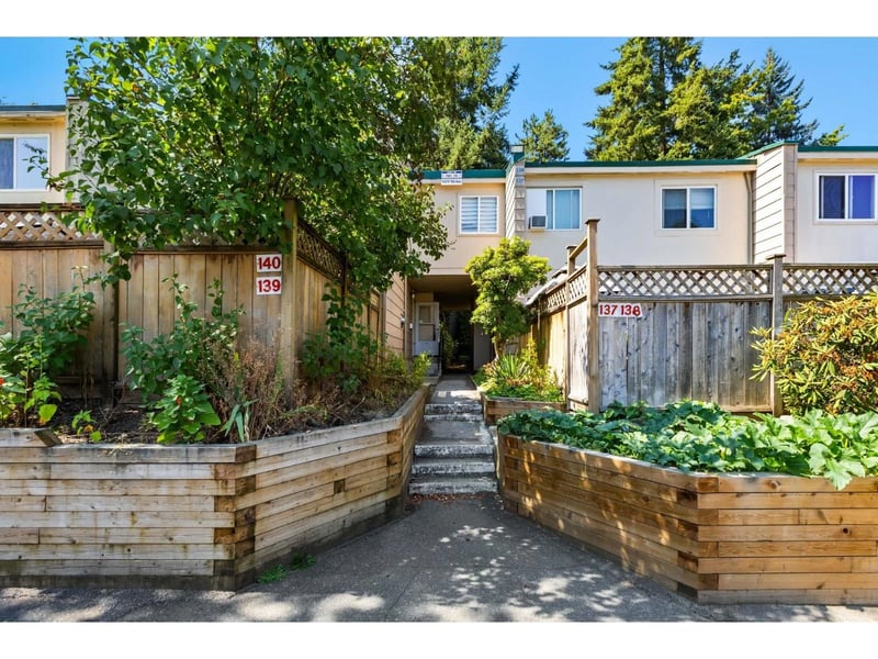 #139 15215 105 Avenue, Surrey, British Columbia, V3R1R9, Surrey, British Columbia — photo 1 of 5