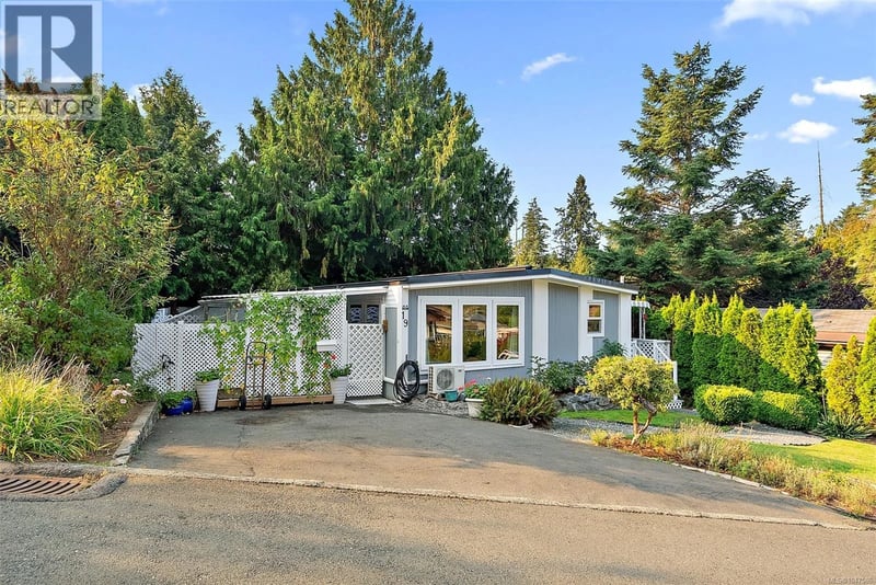 #19 2587 SELWYN Road, Langford, British Columbia, V9B4V4, Langford, British Columbia — photo 1 of 5