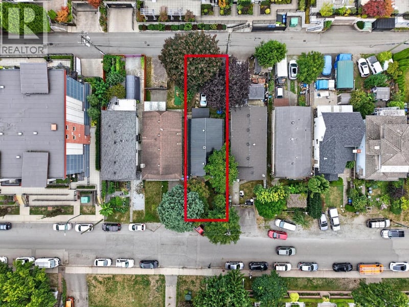 2357 HAWTHORNE Avenue, Port Coquitlam, British Columbia, V3C1X1, Port Coquitlam, British Columbia — photo 1 of 5
