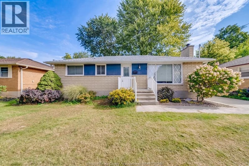 127 COVERDALE Street, Chatham, Ontario, N7L2V1, Chatham, Ontario — photo 1 of 5