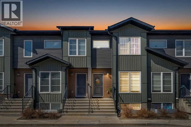 31 Red Embers Parade Northeast, Calgary, Alberta, T3N1E9, Calgary, Alberta — photo 1 of 5