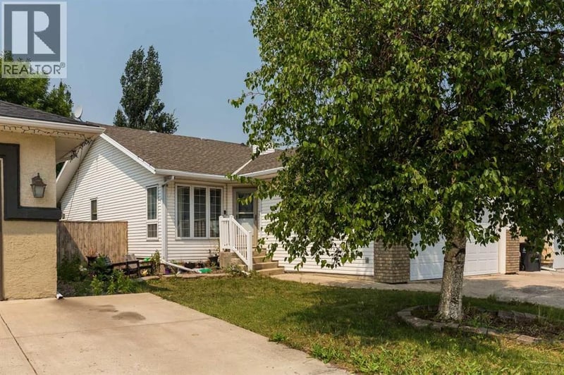 14 Heritage Road West, Lethbridge, Alberta, T1K6T8, Lethbridge, Alberta — photo 1 of 5