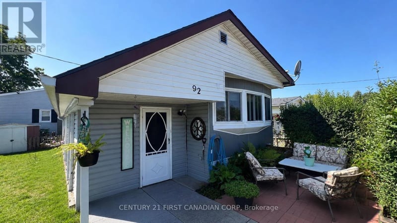 #92 198 SPRINGBANK Drive, London South (South D), Ontario, N6J1G1, London South (South D), Ontario — photo 1 of 5