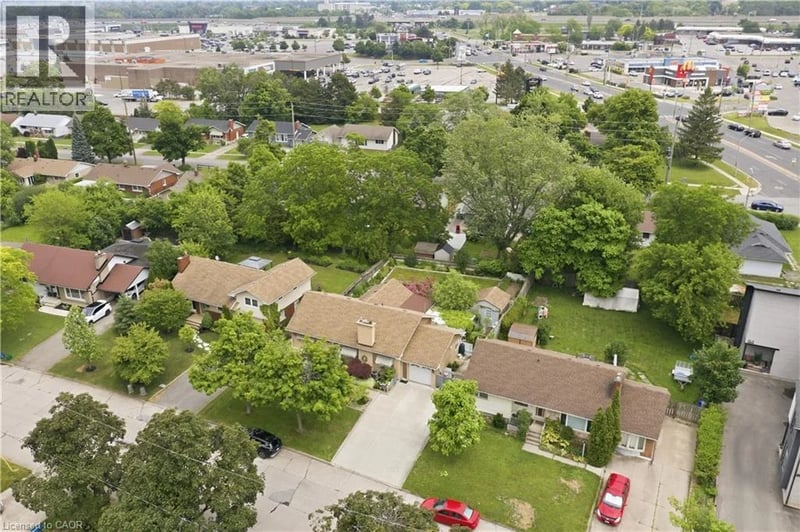 147 VILLAGE Road, St. Catharines, Ontario, L2T3C4, St. Catharines, Ontario — photo 1 of 5