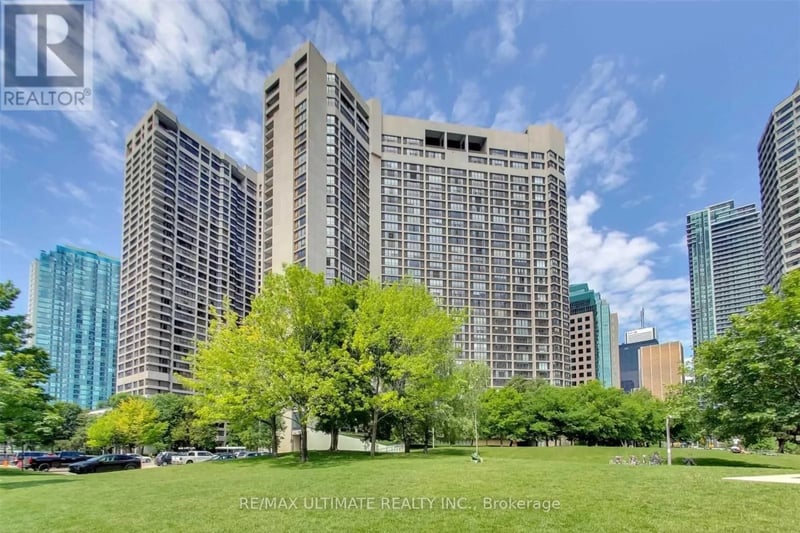 #1215 33 Harbour Square, Toronto (Waterfront Communities), Ontario, M5J2G2, Toronto (Waterfront Communities), Ontario — photo 1 of 5
