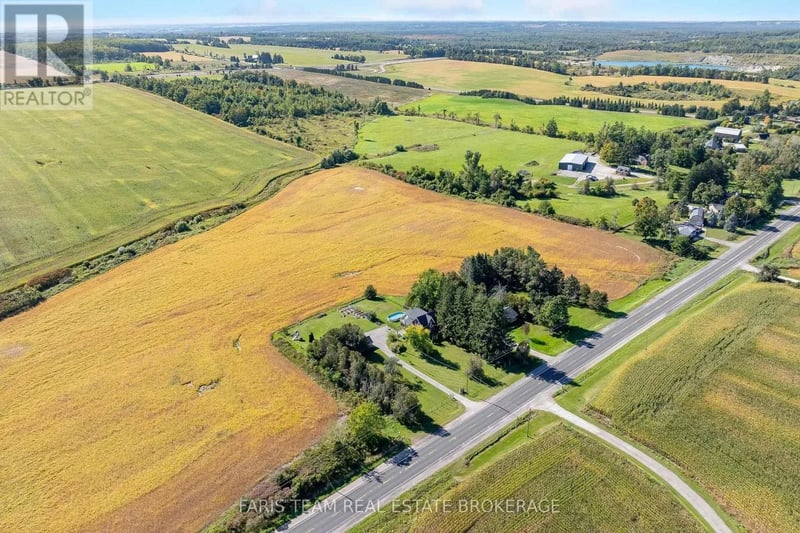 1346 Penetanguishene Road, Springwater, Ontario, L4M4Y8, Springwater, Ontario — photo 1 of 5