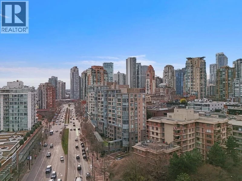 #404 238 ALVIN NAROD Mews, Vancouver, British Columbia, V6B5Z3, Vancouver, British Columbia — photo 1 of 5