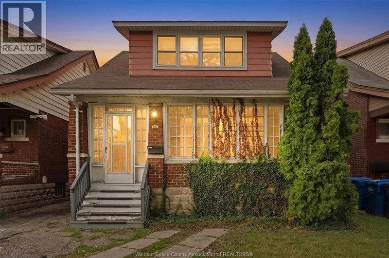 497 RANKIN Avenue, Windsor, Ontario, N9B2R6, Windsor, Ontario — photo 1 of 5