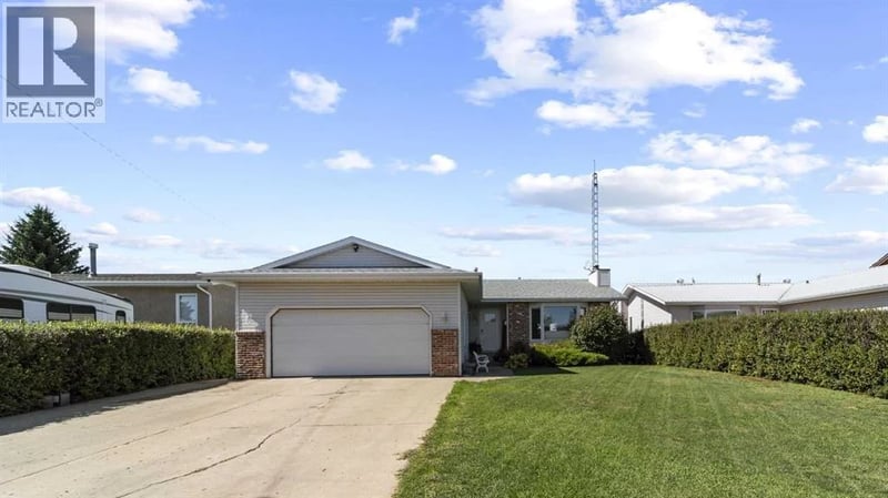 4908 56 Street West, Forestburg, Alberta, T0B1N0, Forestburg, Alberta — photo 1 of 5