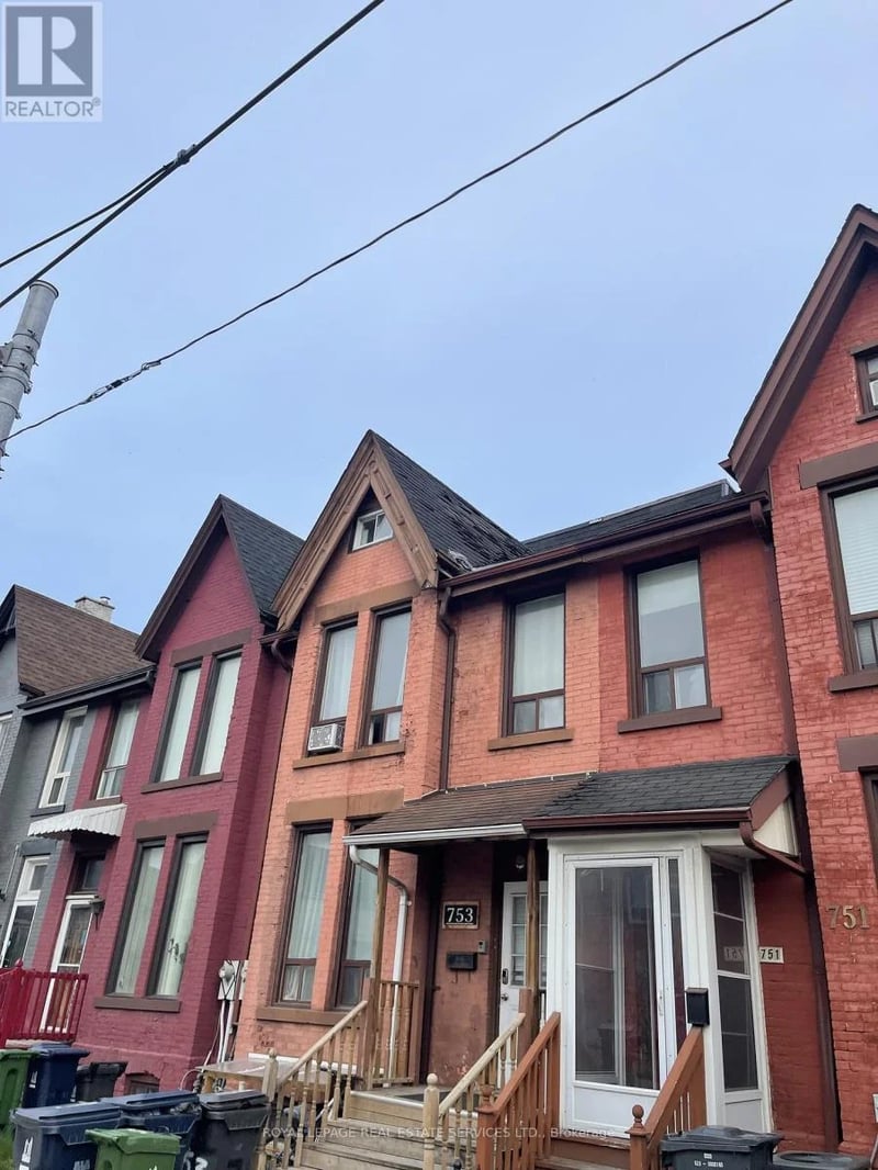 #2 753 Gerrard Street East, Toronto (South Riverdale), Ontario, M4M1Y5, Toronto (South Riverdale), Ontario — photo 1 of 5