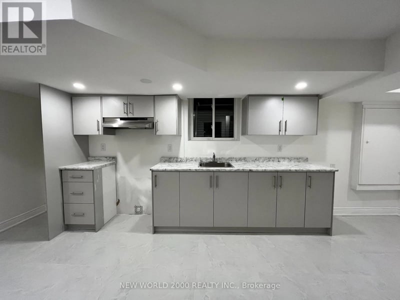 #Bsmt 4718 Centretown Way, Mississauga (Hurontario), Ontario, L5R0C9, Mississauga (Hurontario), Ontario — photo 1 of 5