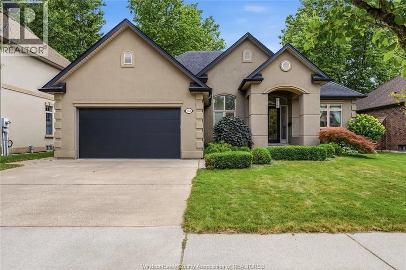 580 SUPERIOR, LaSalle, Ontario, N9J3Z6, LaSalle, Ontario — photo 1 of 5