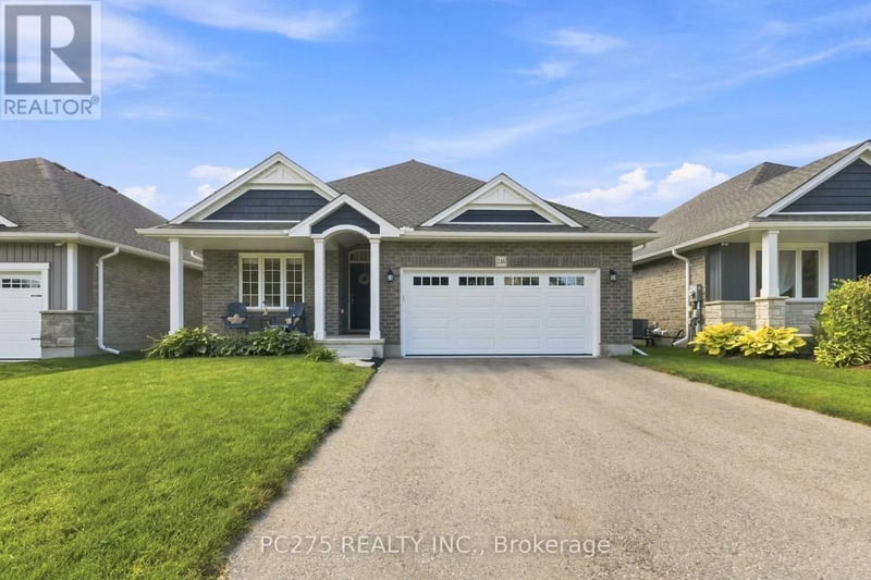 246 Hill Street, Central Elgin (Port Stanley), Ontario, N5L1H2, Central Elgin (Port Stanley), Ontario — photo 1 of 5