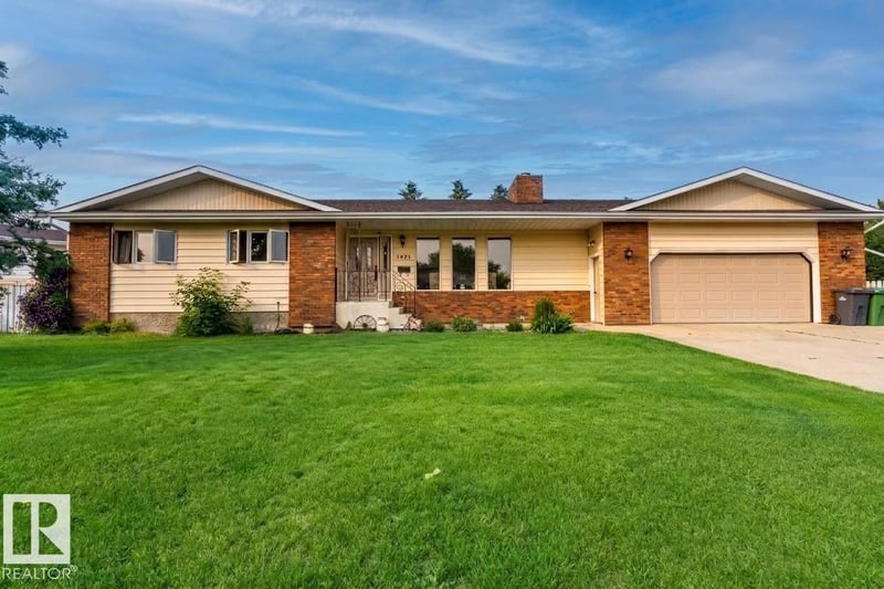 5825 52 ST, Wetaskiwin, Alberta, T9A2W5, Wetaskiwin, Alberta — photo 1 of 5