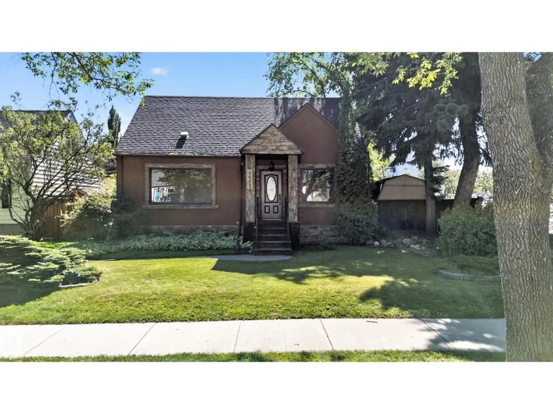 13351 109A AV NW, Edmonton, Alberta, T5M2J5, Edmonton, Alberta — photo 1 of 5