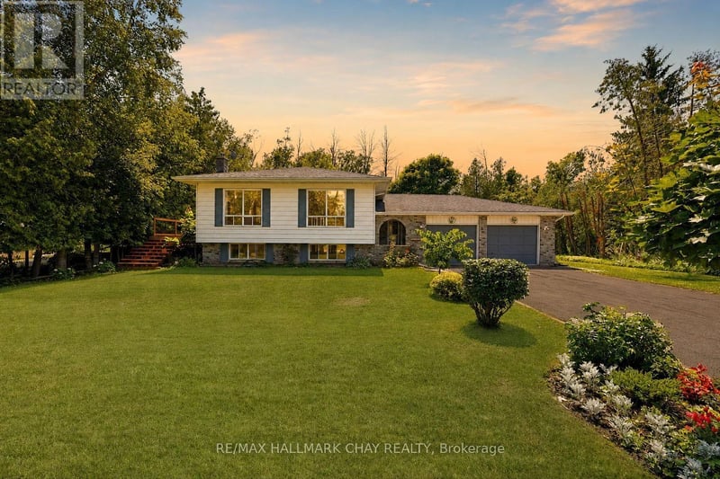 631 Lockhart Road, Innisfil, Ontario, L9S3E5, Innisfil, Ontario — photo 1 of 5