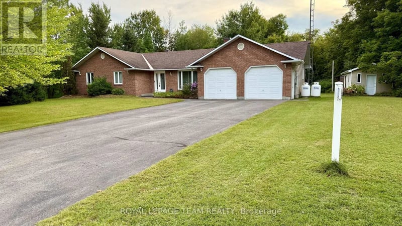 2506 Rollin Road, Clarence-Rockland, Ontario, K0A3N0, Clarence-Rockland, Ontario — photo 1 of 5