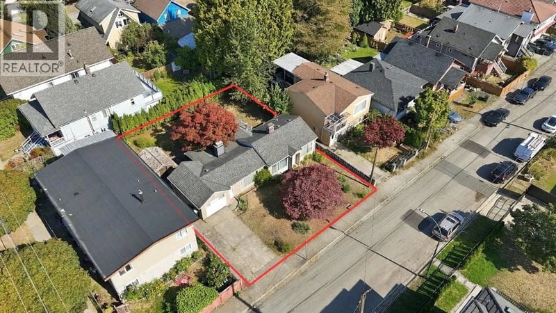 2219 25TH Avenue, Vancouver, British Columbia, V5N2V7, Vancouver, British Columbia — photo 1 of 5