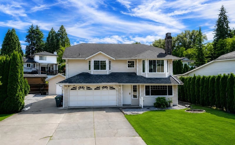 7869 143A Street, Surrey, British Columbia, V3W9W5, Surrey, British Columbia — photo 1 of 5