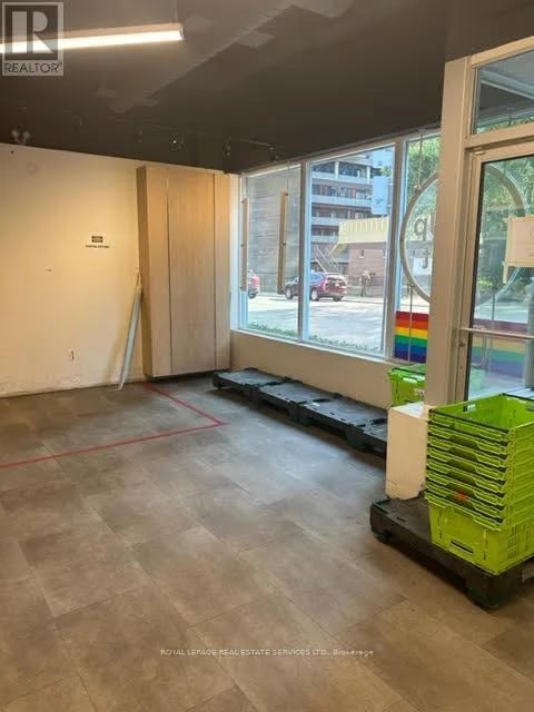 609 Church Street, Toronto (Church-Yonge Corridor), Ontario, M4Y2T3, Toronto (Church-Yonge Corridor), Ontario — photo 1 of 4