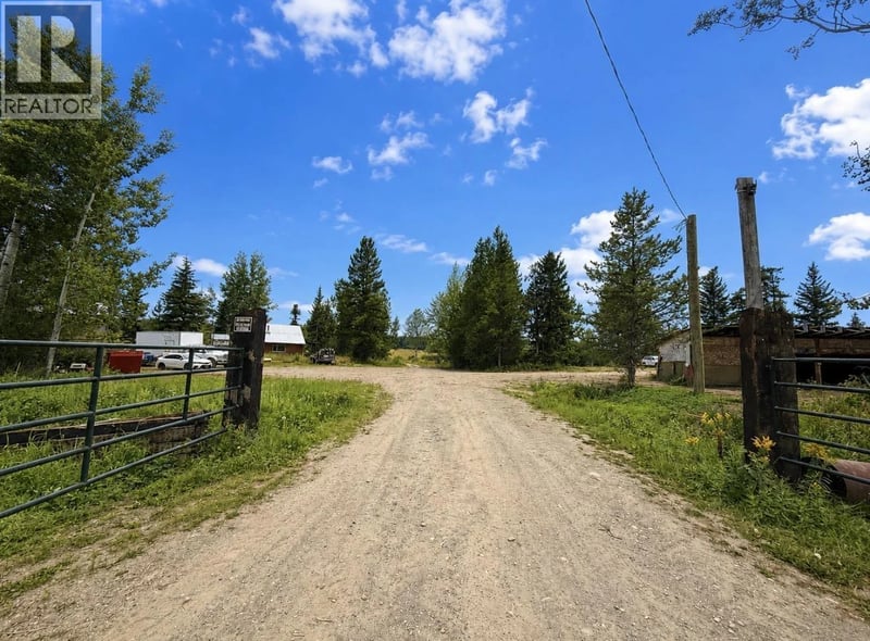 10495 MINCHIN Road, Prince George, British Columbia, V2N6G5, Prince George, British Columbia — photo 1 of 5