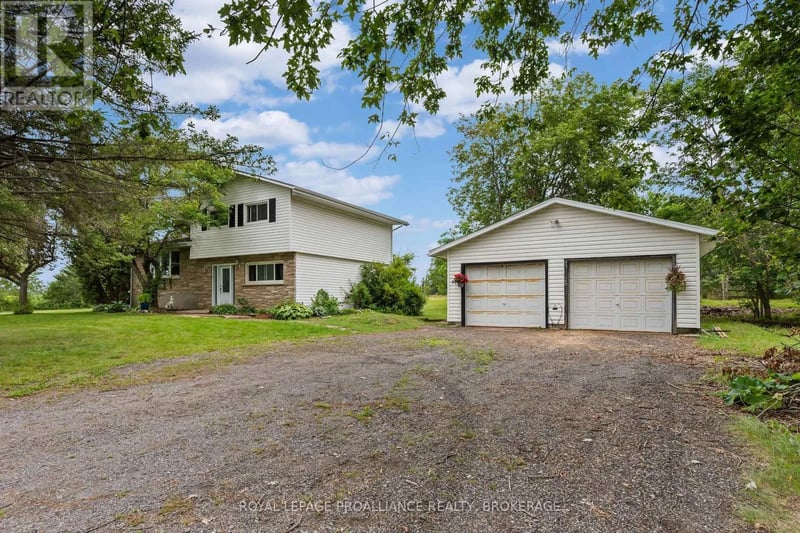 3298 Perth Road, South Frontenac, Ontario, K0H1X0, South Frontenac, Ontario — photo 1 of 5