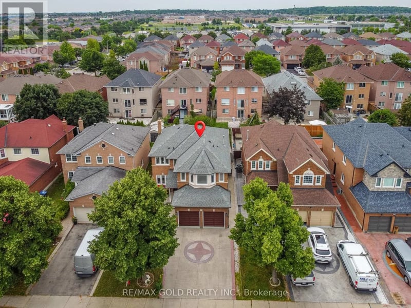 72 Rainforest Drive, Brampton (Sandringham-Wellington), Ontario, L6R1B1, Brampton (Sandringham-Wellington), Ontario — photo 1 of 5