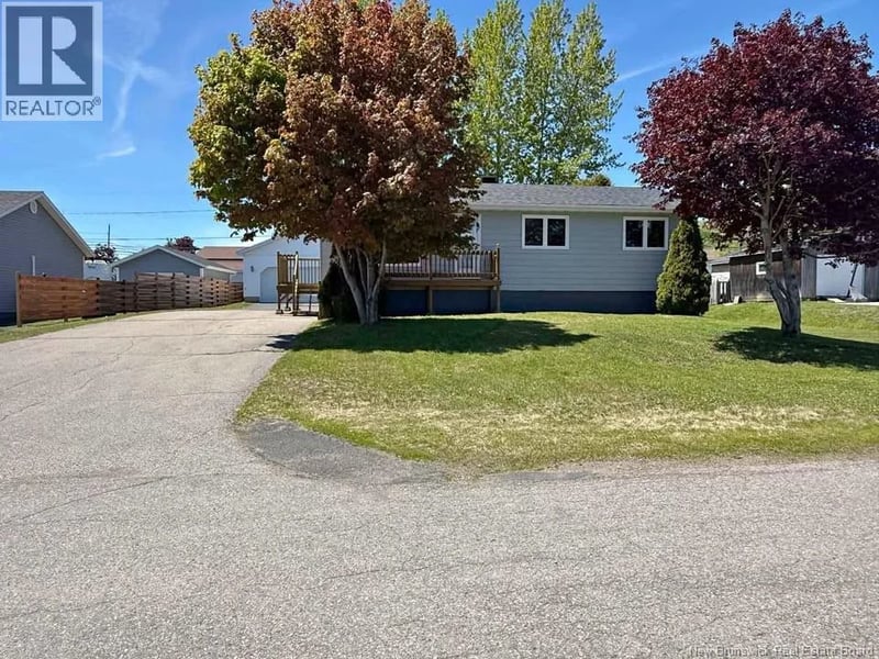 716 Rue MGR Lanteigne, Petit-Rocher, New Brunswick, E8J1E7, Petit-Rocher, New Brunswick — photo 1 of 5