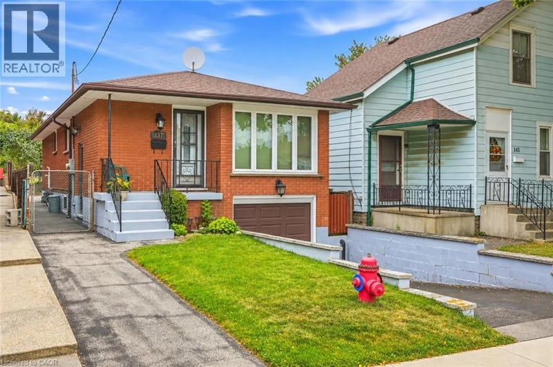 137 PICTON Street East, Hamilton, Ontario, L8L3W7, Hamilton, Ontario — photo 1 of 5