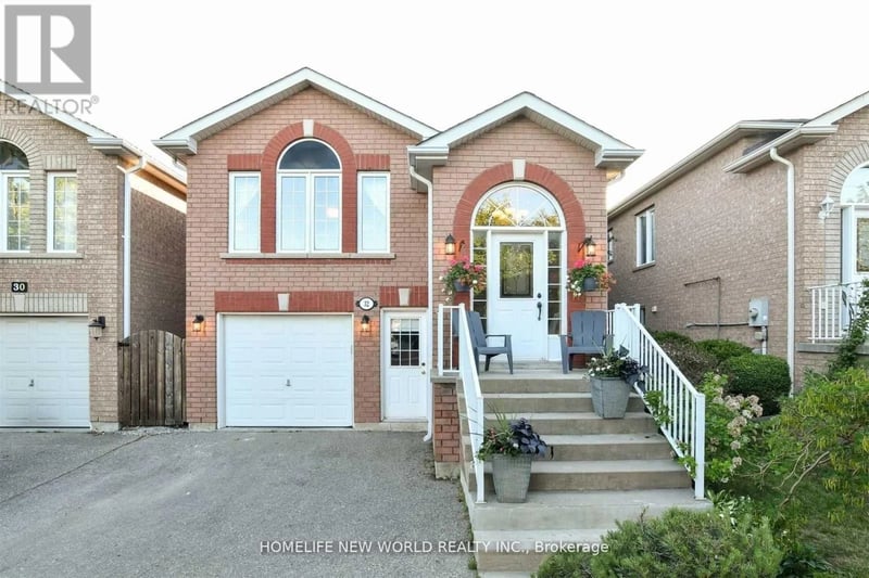 32 Smith Street, Bradford West Gwillimbury (Bradford), Ontario, L3Z3C9, Bradford West Gwillimbury (Bradford), Ontario — photo 1 of 5