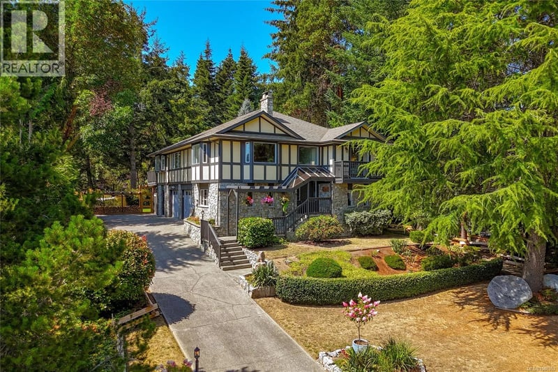 1866 Barrett Drive, North Saanich, British Columbia, V8L4V2, North Saanich, British Columbia — photo 1 of 5