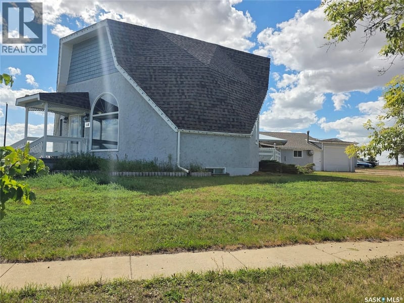 118 1st AVENUE W, Lake Diefenbaker, Saskatchewan, S0L0G0, Lake Diefenbaker, Saskatchewan — photo 1 of 5