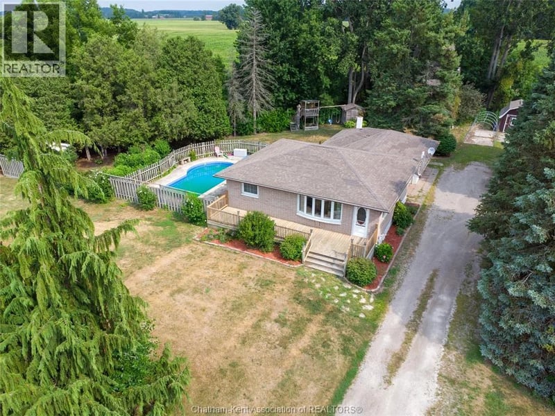 12129 Base Line, Thamesville, Ontario, N0P2K0, Thamesville, Ontario — photo 1 of 5