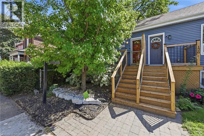 128 ROBERT Street, Hamilton, Ontario, L8L2P6, Hamilton, Ontario — photo 1 of 5