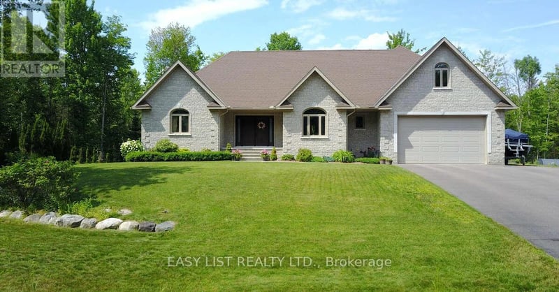 110 Monck Square, Laurentian Hills, Ontario, K0J1P0, Laurentian Hills, Ontario — photo 1 of 5