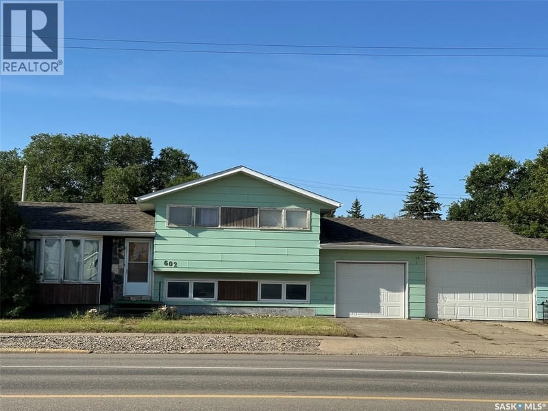 602 4th STREET, Estevan, Saskatchewan, S4A0V5, Estevan, Saskatchewan — photo 1 of 5