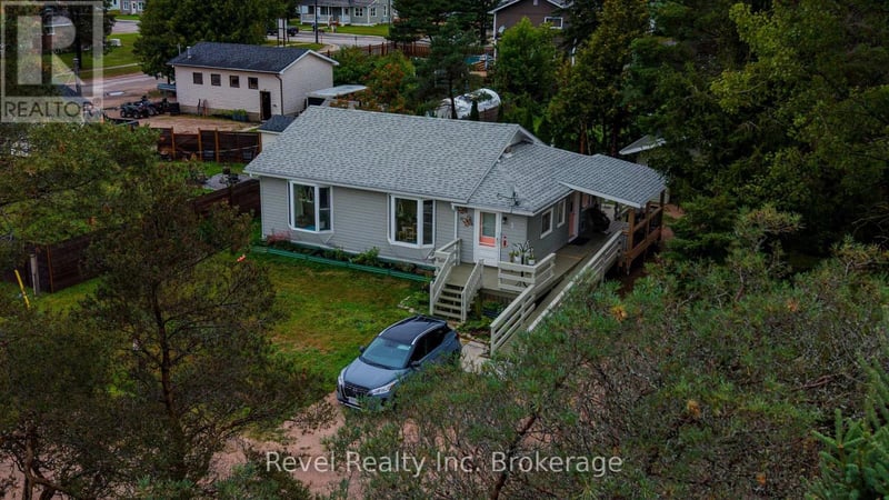 2 Lincoln Avenue, South River, Ontario, P0A1X0, South River, Ontario — photo 1 of 5