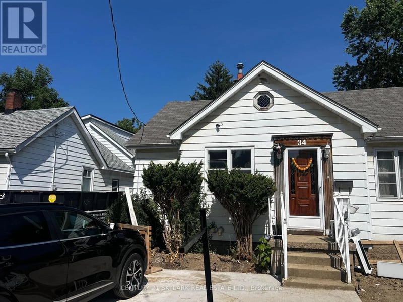 34 Clarence Street, Brampton (Downtown Brampton), Ontario, L6W1S3, Brampton (Downtown Brampton), Ontario — photo 1 of 5