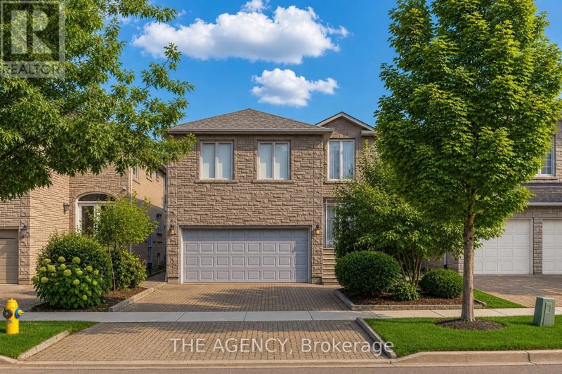 68 Townsgate Drive, Vaughan (Crestwood-Springfarm-Yorkhill), Ontario, L4J8A4, Vaughan (Crestwood-Springfarm-Yorkhill), Ontario — photo 1 of 5
