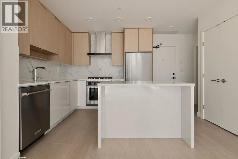 #2102 699 WHITING Way, Coquitlam, British Columbia, V3J0N7, Coquitlam, British Columbia — photo 1 of 5