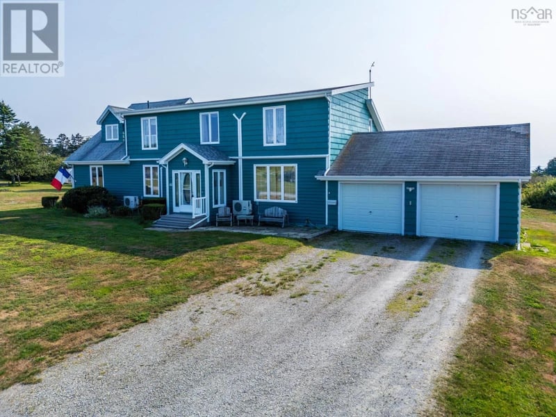 92 Dixon Road, Grosses Coques, Nova Scotia, B0W1M0, Grosses Coques, Nova Scotia — photo 1 of 5