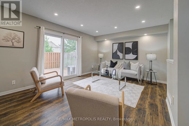 #37 124 GOSLING Gardens, Guelph (Clairfields/Hanlon Business Park), Ontario, N1G5K6, Guelph (Clairfields/Hanlon Business Park), Ontario — photo 1 of 5