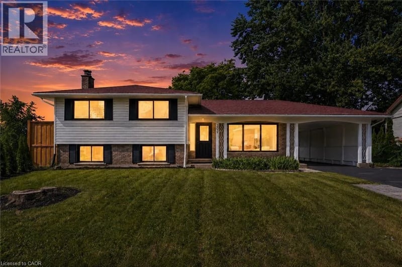 299 DALE Crescent, Waterloo, Ontario, N2J3Y4, Waterloo, Ontario — photo 1 of 5