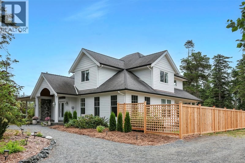 485 Southwind Road, Comox, British Columbia, V9M3T9, Comox, British Columbia — photo 1 of 5