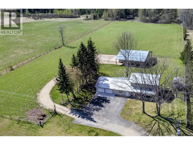985 OLD N THOMPSON Highway, Clearwater, British Columbia, V0E1N2, Clearwater, British Columbia — photo 1 of 5