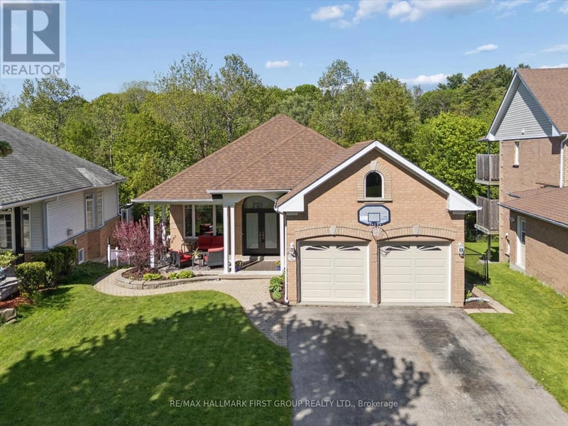 1028 Highbrooke Court, Oshawa (Pinecrest), Ontario, L1K2K6, Oshawa (Pinecrest), Ontario — photo 1 of 5