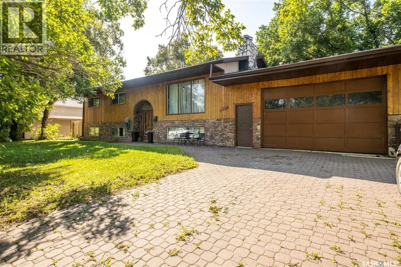 1359 River STREET E, Prince Albert, Saskatchewan, S6V0B8, Prince Albert, Saskatchewan — photo 1 of 5