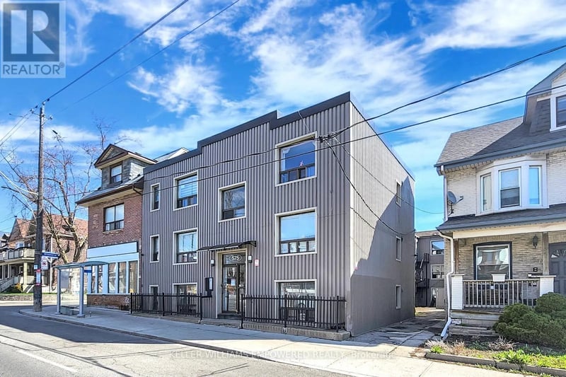 #C 575 Pape Avenue, Toronto (Blake-Jones), Ontario, M4K3R5, Toronto (Blake-Jones), Ontario — photo 1 of 5